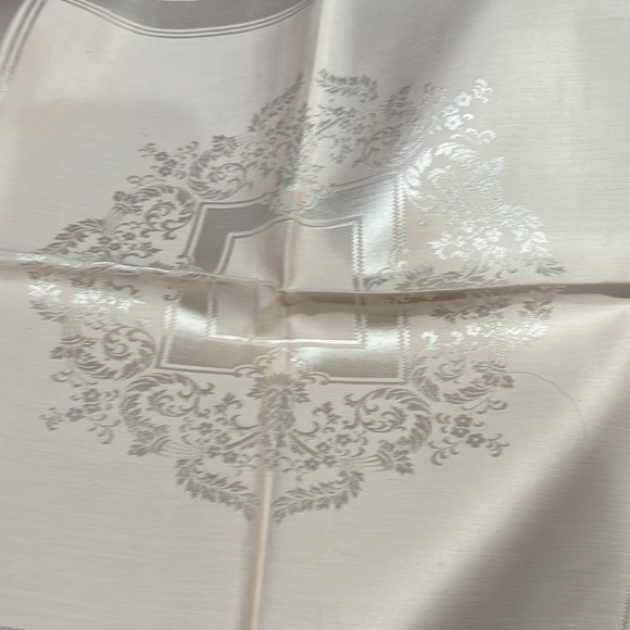 VINTAGE Pink Tablecloth and napkins made in Japan - Picture 10 of 10